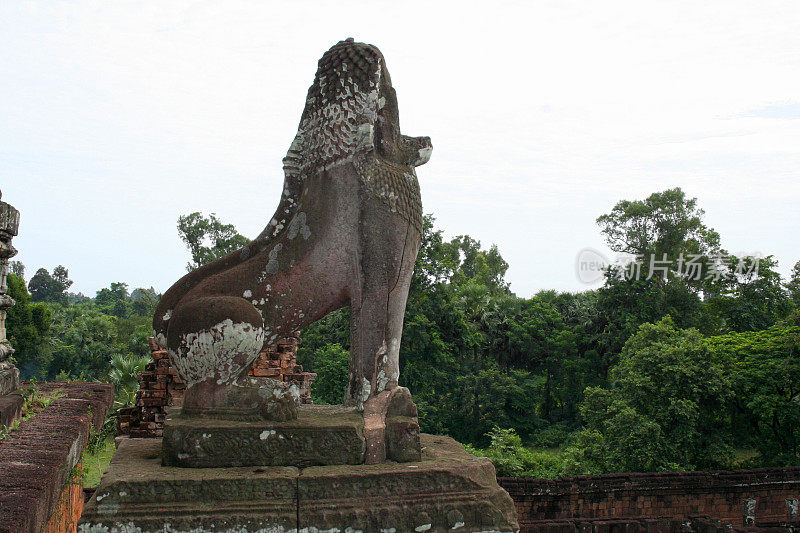普拉萨特前鲁普 - 狮子雕像